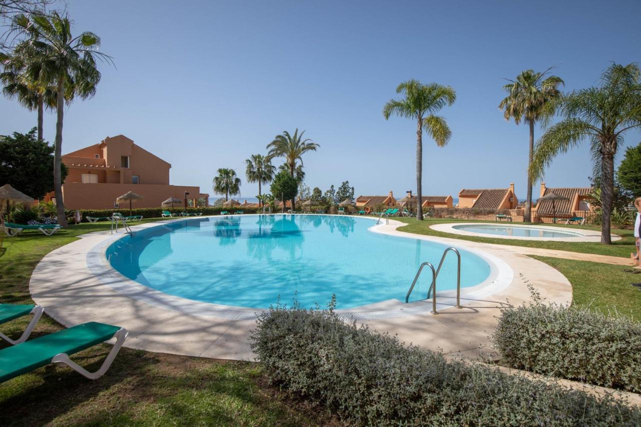 1 Marbella Beach Golf Apartment Exterior photo