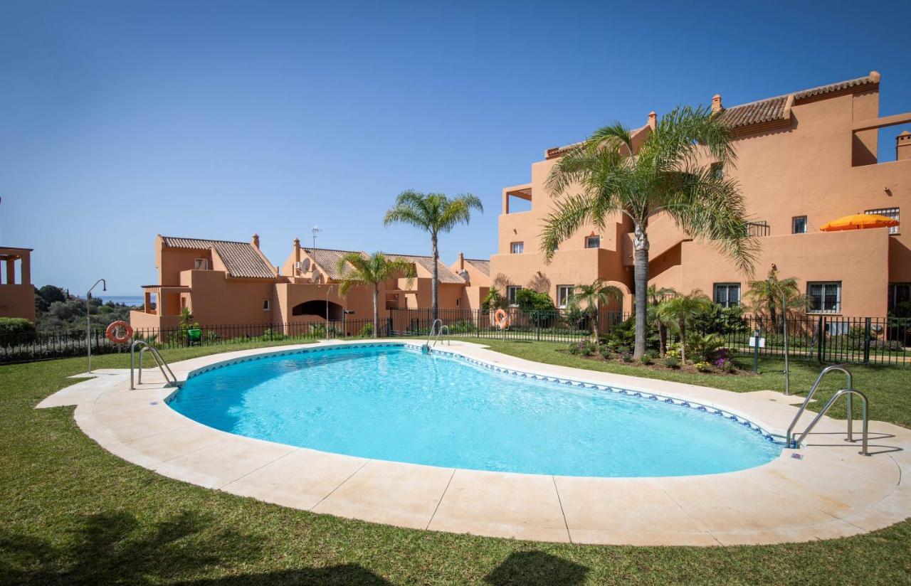 1 Marbella Beach Golf Apartment Exterior photo
